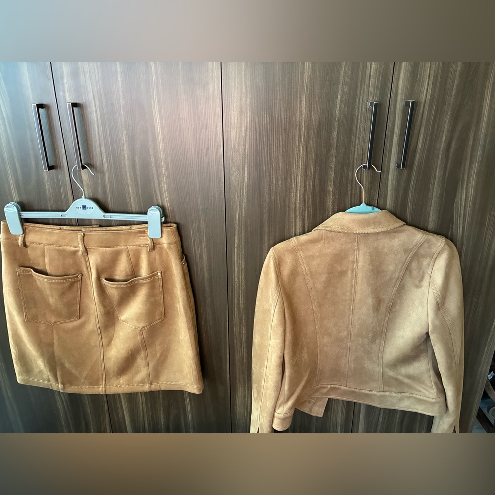 White House Black Market Camel Jacket and skirt set - Picture 6 of 11